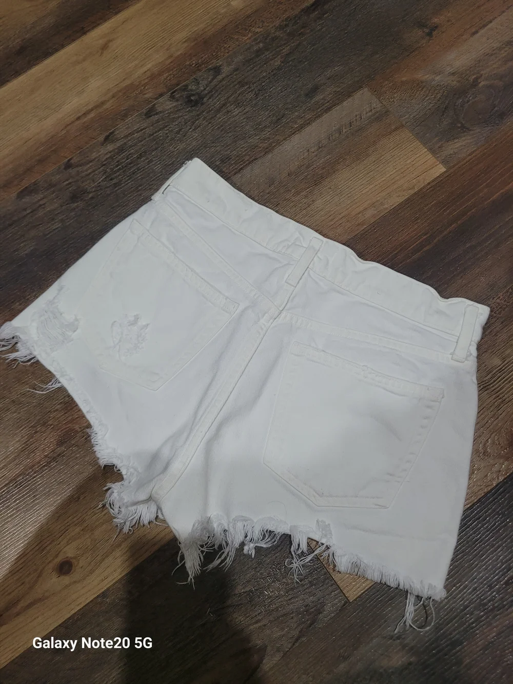 AGOLDE White Distressed Mid Rise Button Fly Denim Shorts Size 26 EUC Inseam 2